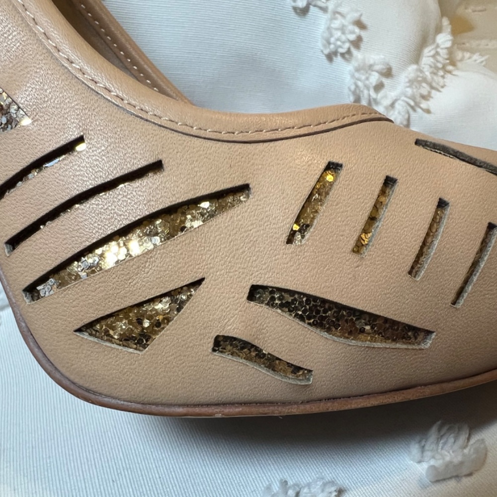 Y2K BCBGeneration Prague Nude Blush Laser Cut Cage Gold Stilettos SIZE 7.5 - Picture 9 of 11